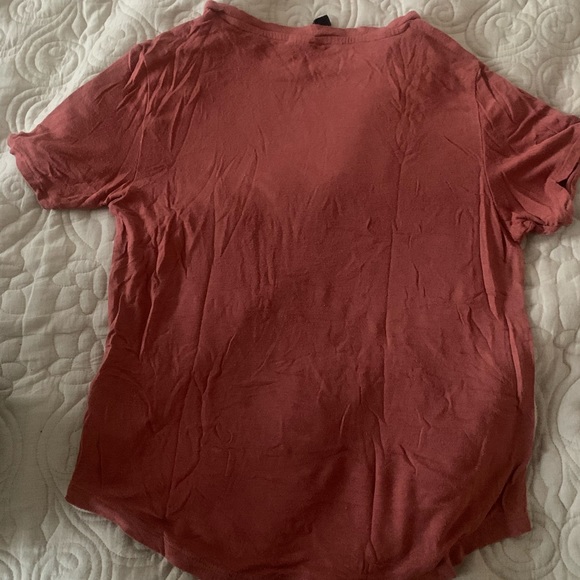 Very cute Snap Queen tee - Picture 2 of 3